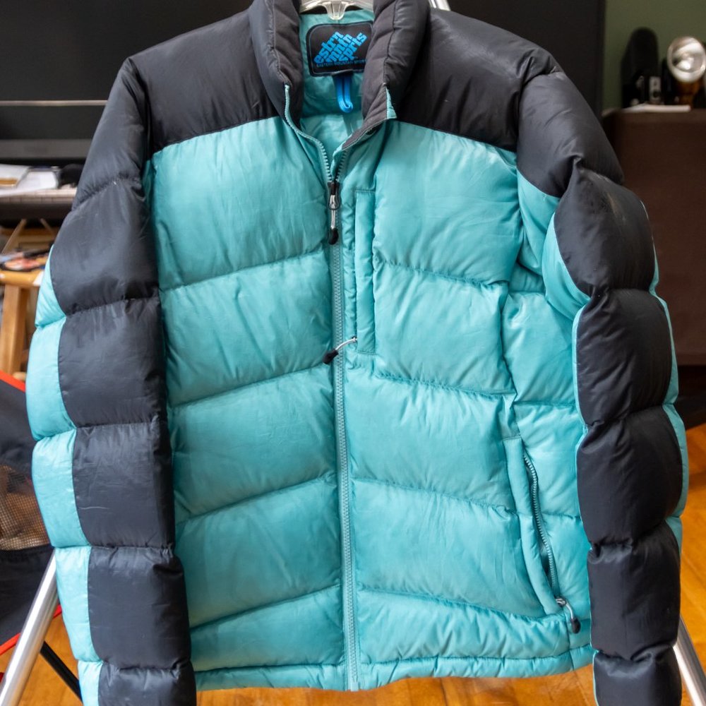 Eastern Mountain Sports Women's size M packable down jacket